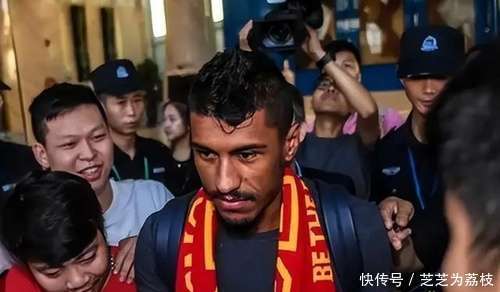 了邀请, 当保利尼奥, 他多次向教