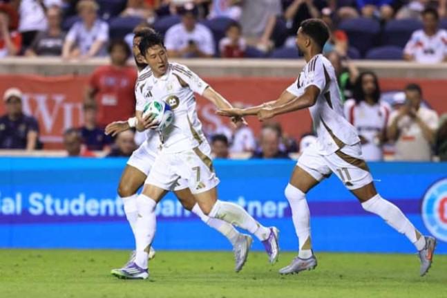 未来访问的, 接触很明显, 享受足球比