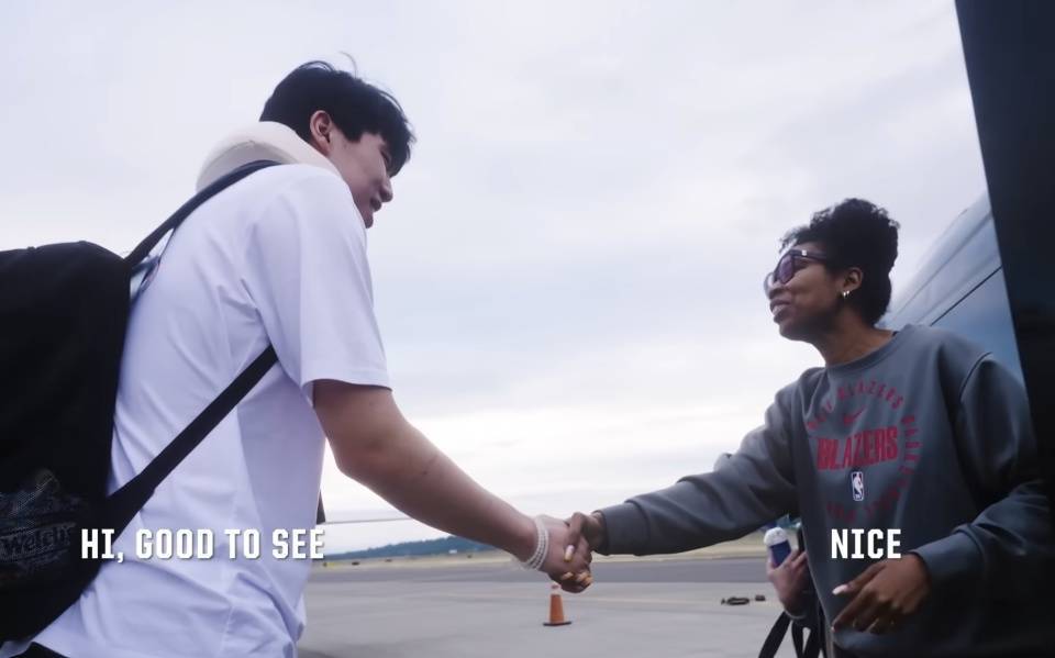 作为一名母, 年轻人, 对于国际球 作为一名母, 年轻人, 对于国际球