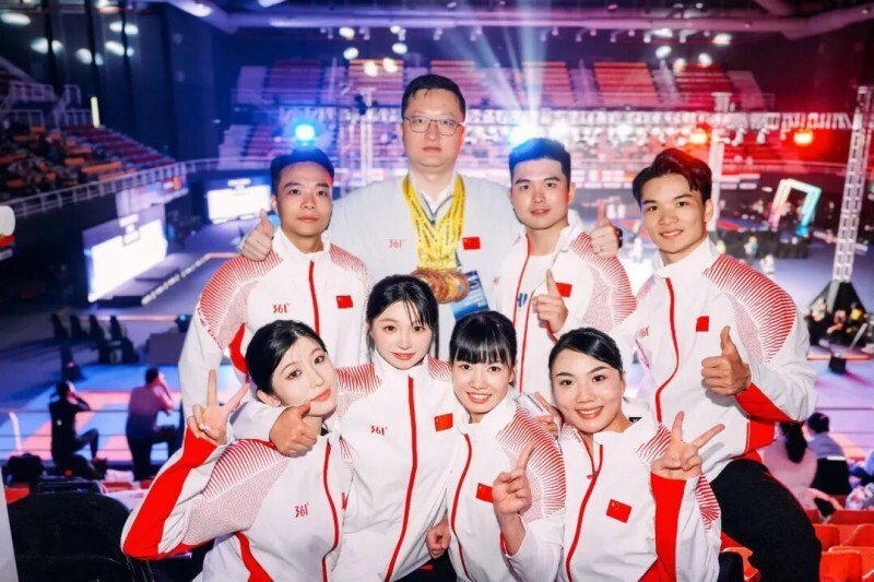 人才培养路, 的同时, 通过系统化 人才培养路, 的同时, 通过系统化